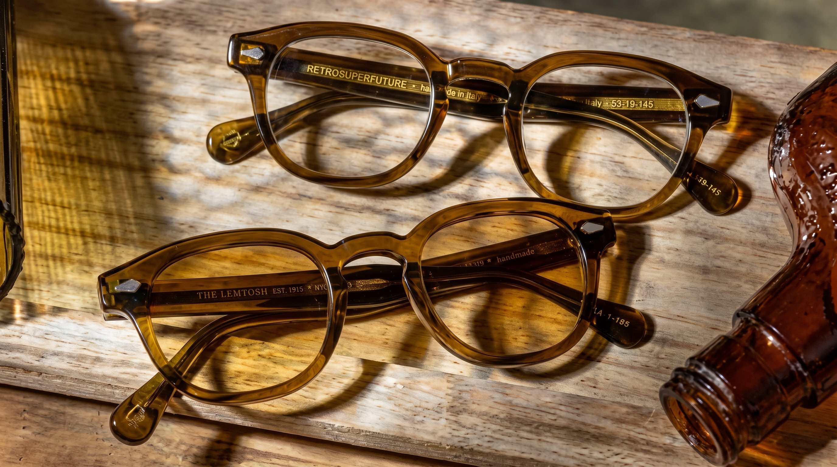 Lunettes vintage Retrosuperfuture et Lemtosh sur bois